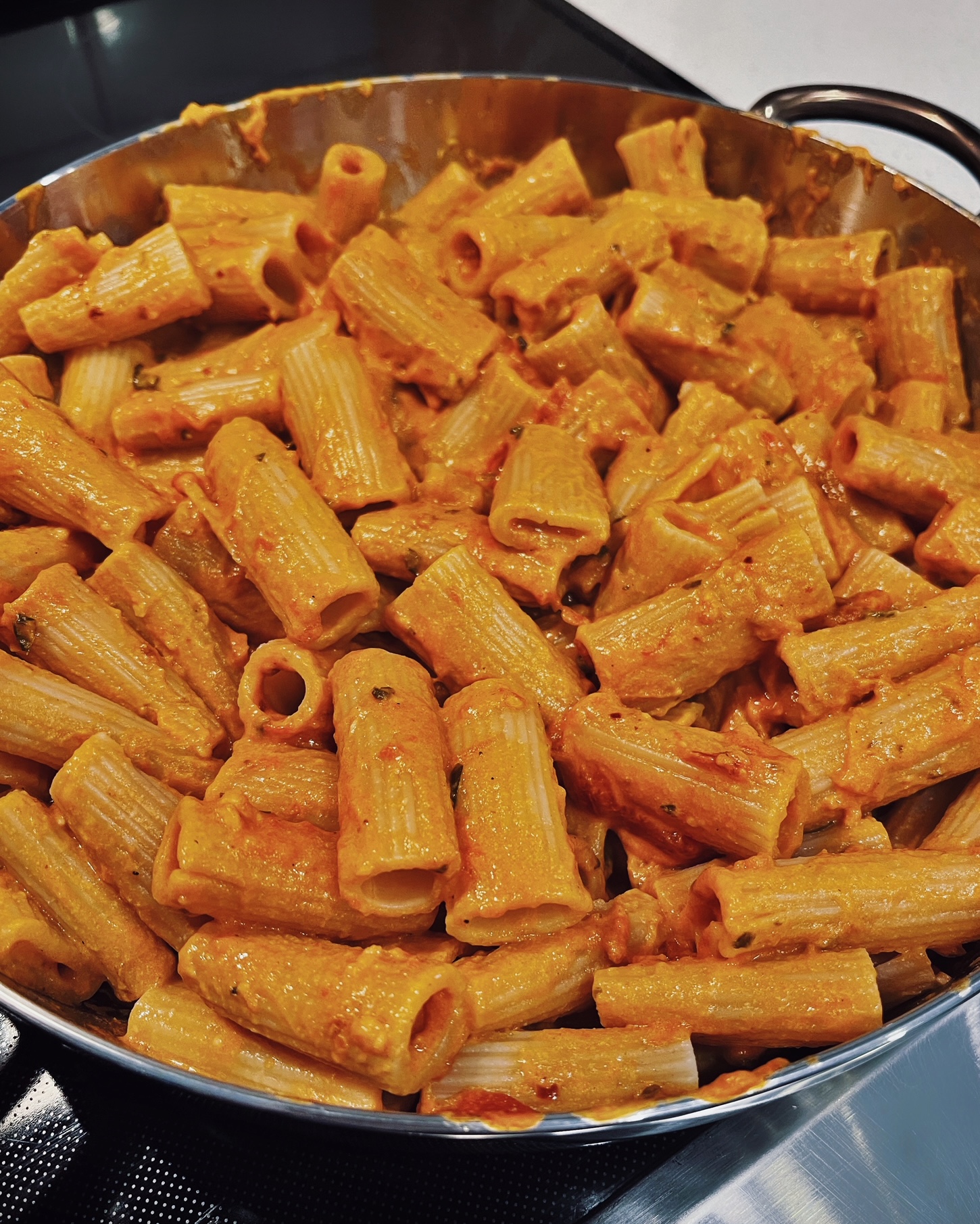 https://hungry-blonde.com/wp-content/uploads/2022/02/Dairy-Free-Spicy-Rigatoni.jpg